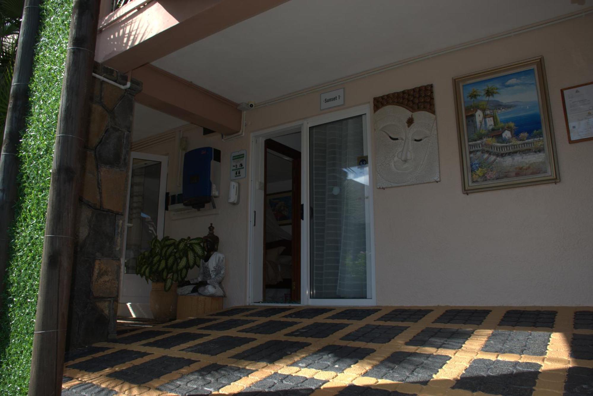 Sunset Villa La Gaulette Exterior photo